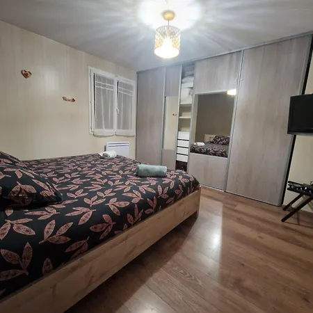 Maison Familiale Proche Roissy Cdg Et Asterix بيت للعطل